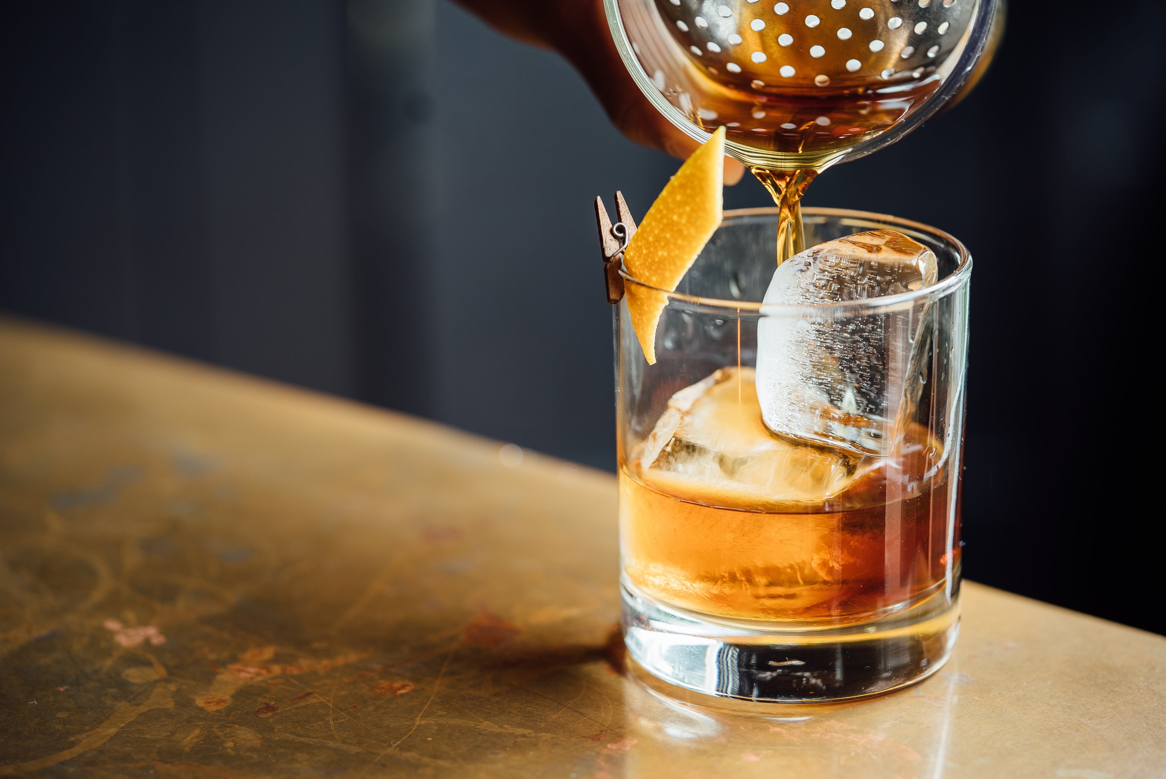 Whisky poured over ice — the liquid behind every VinCask claim
